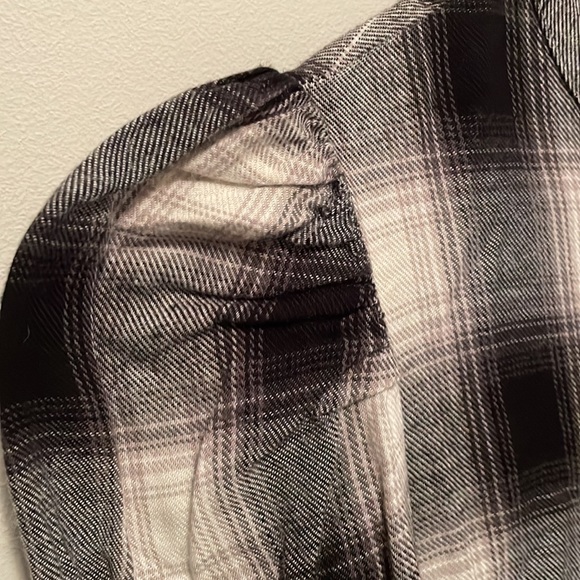 Beautiful preloved light fleece tartan top for women! - Picture 3 of 4